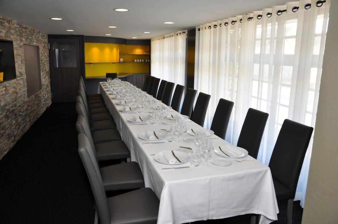 Logis Hotel A La Bonne Auberge 라발 외부 사진