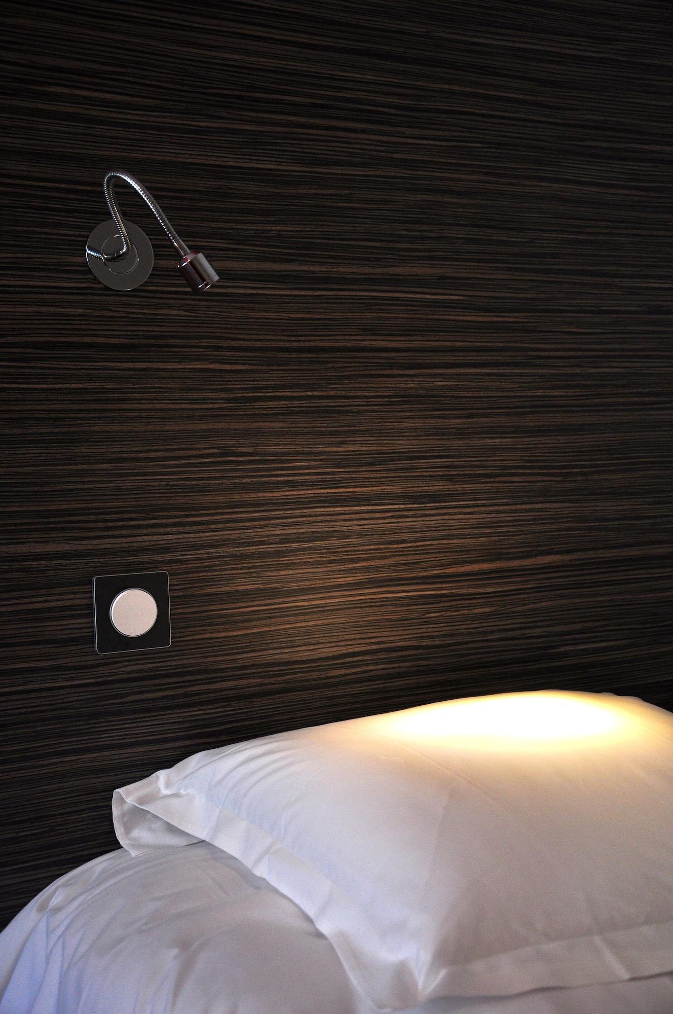 Logis Hotel A La Bonne Auberge 라발 외부 사진