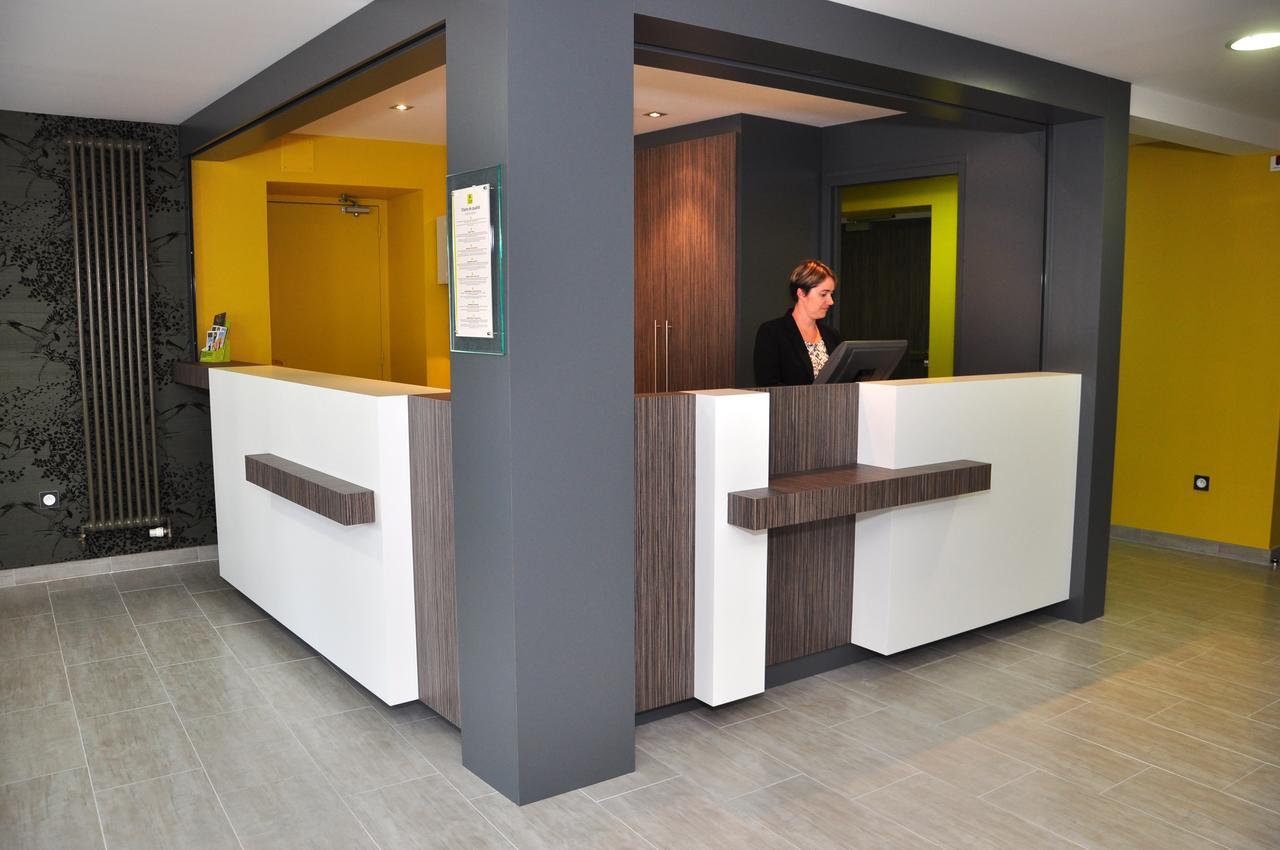 Logis Hotel A La Bonne Auberge 라발 외부 사진