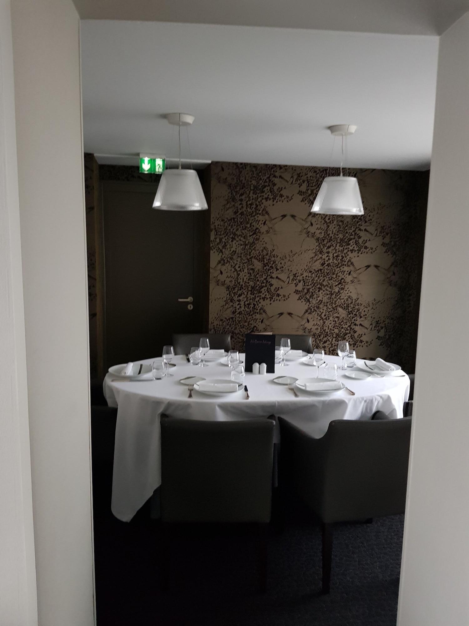 Logis Hotel A La Bonne Auberge 라발 외부 사진